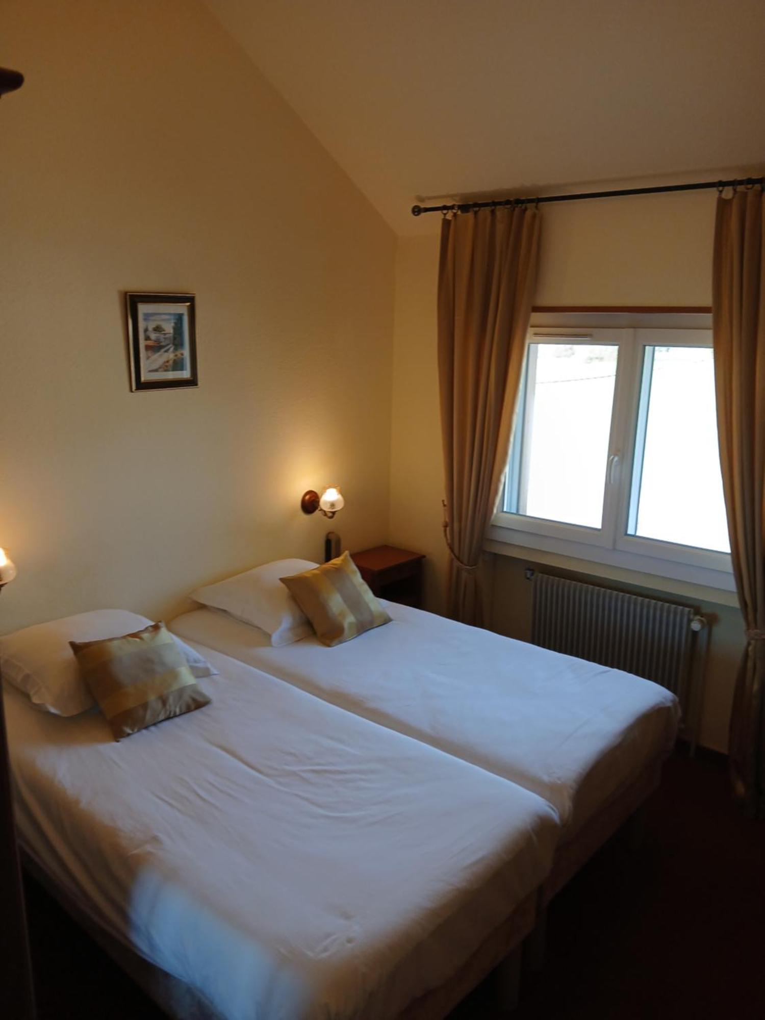 Hotel L'Oree Des Roches Saales Bagian luar foto