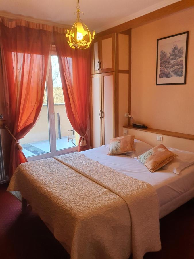 Hotel L'Oree Des Roches Saales Bagian luar foto