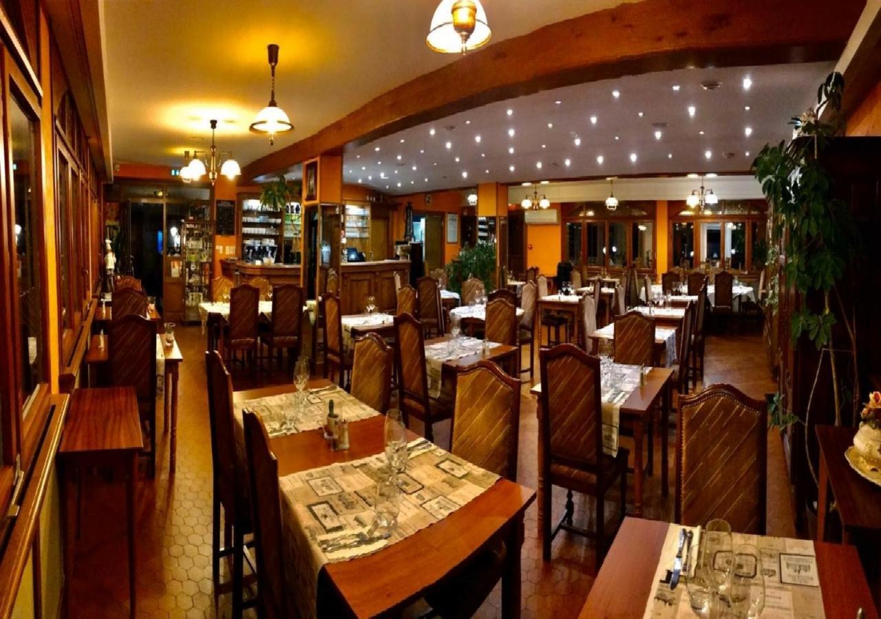 Hotel L'Oree Des Roches Saales Bagian luar foto