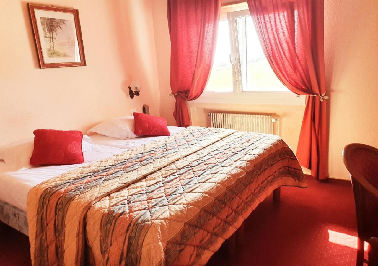 Hotel L'Oree Des Roches Saales Bagian luar foto