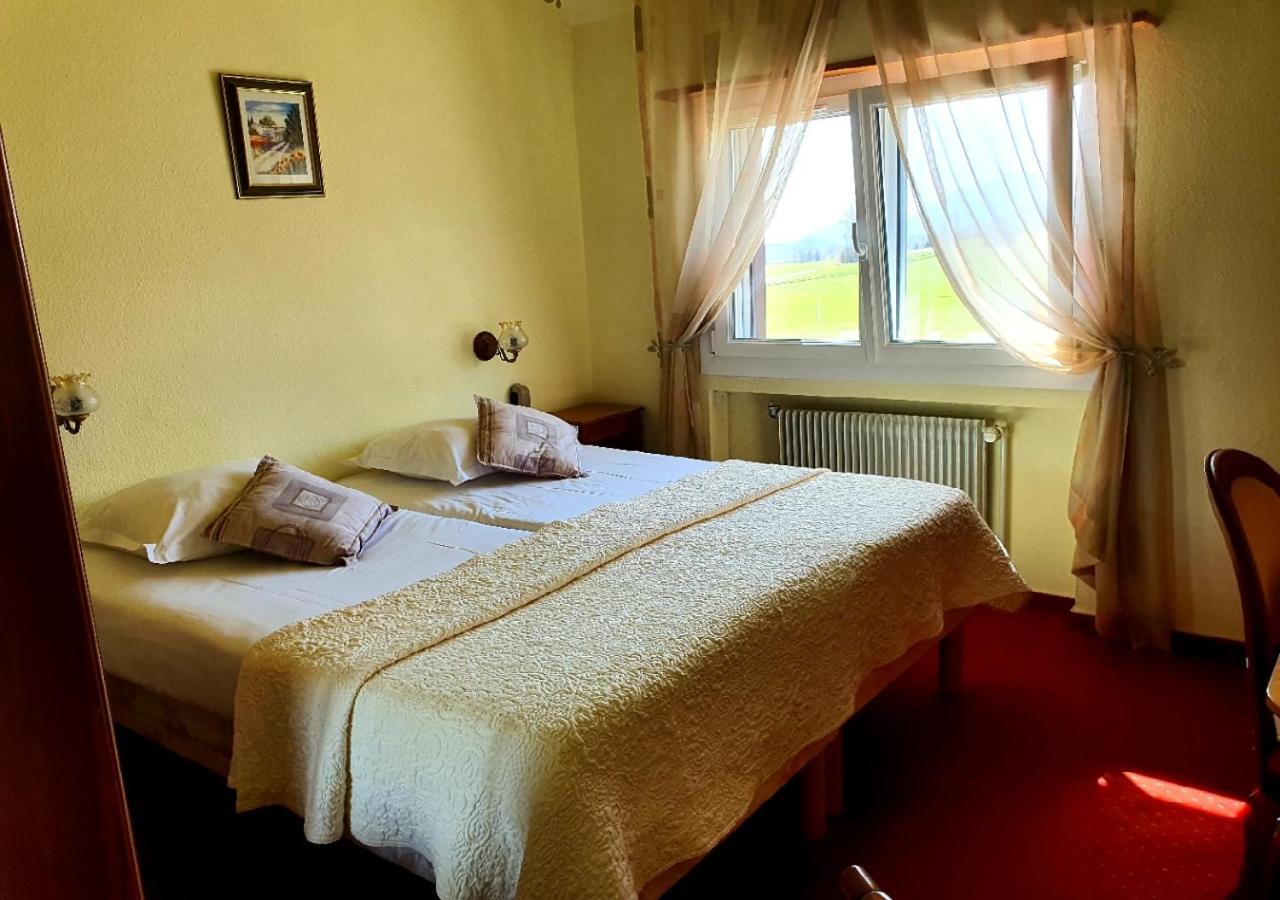 Hotel L'Oree Des Roches Saales Bagian luar foto